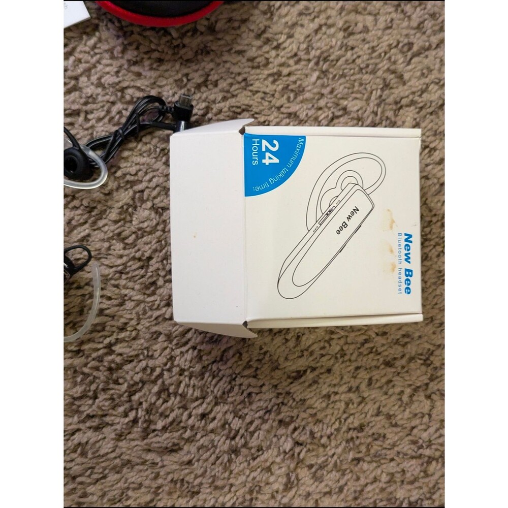 New Bee Bluetooth Headset with Carry Case - Black and Red - Picture 4 of 8